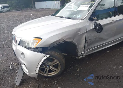 2013 BMW X3 xDrive28I z USA, uszkodzony, nr VIN 5UXWX9C5XD0D02517